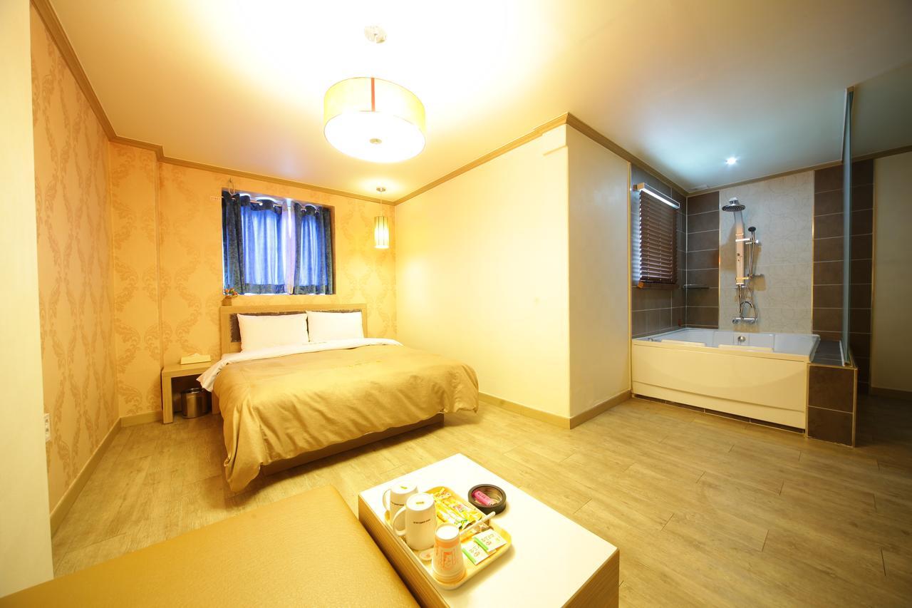 Chuncheon Myeongdong Hotel Eksteriør bilde